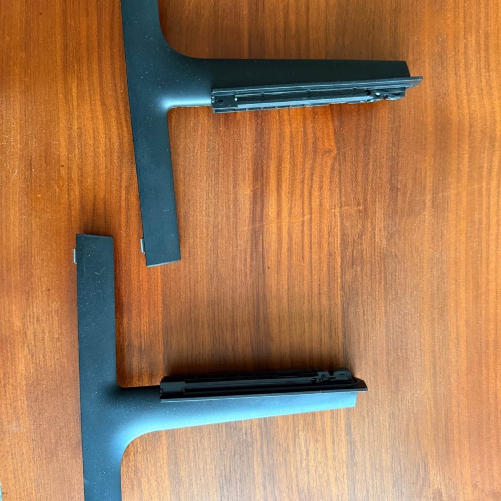 Samsung the Frame 50” TV Stand Legs